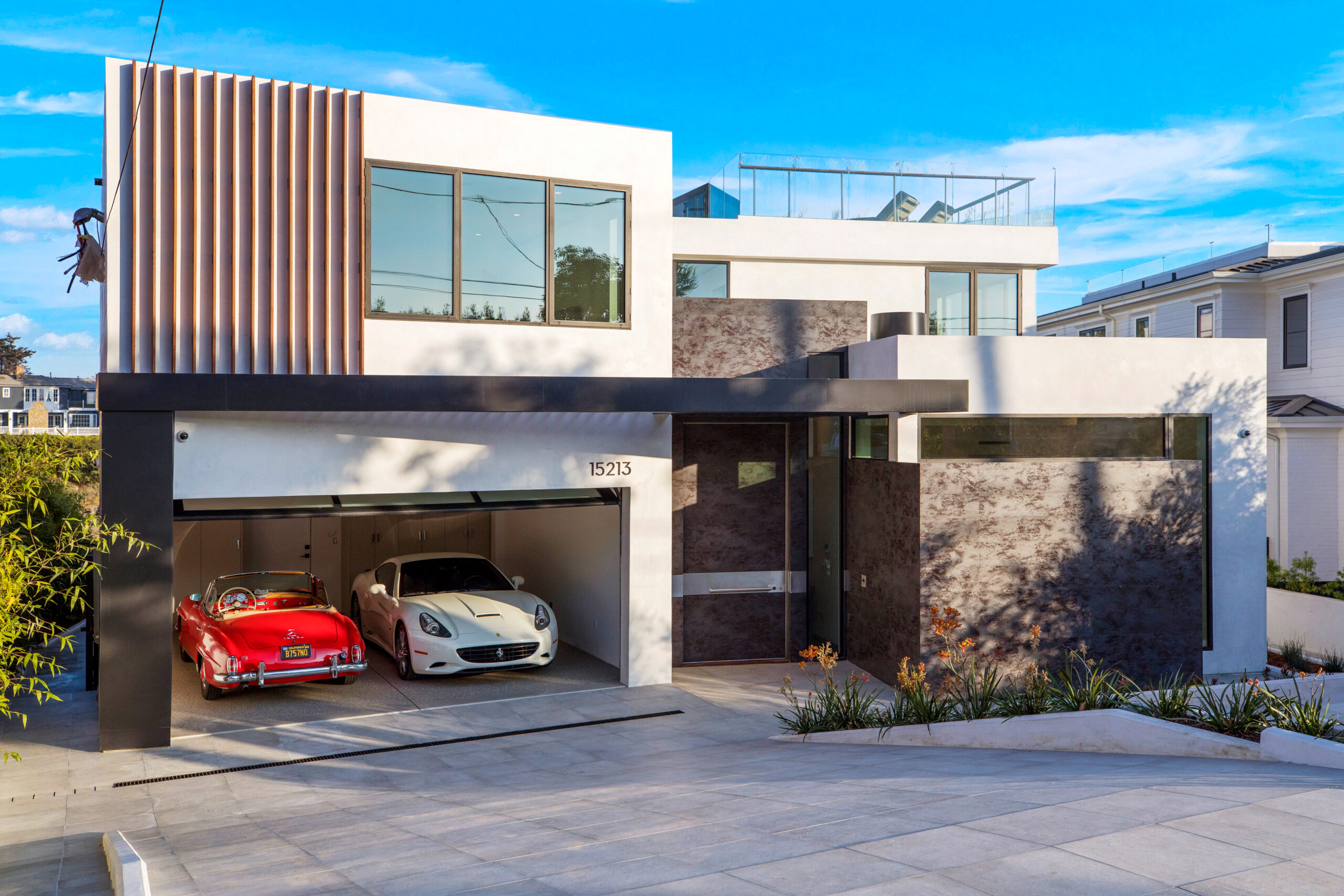 Architectural linear lighting at the DePauw residence in Pacific Palisades.